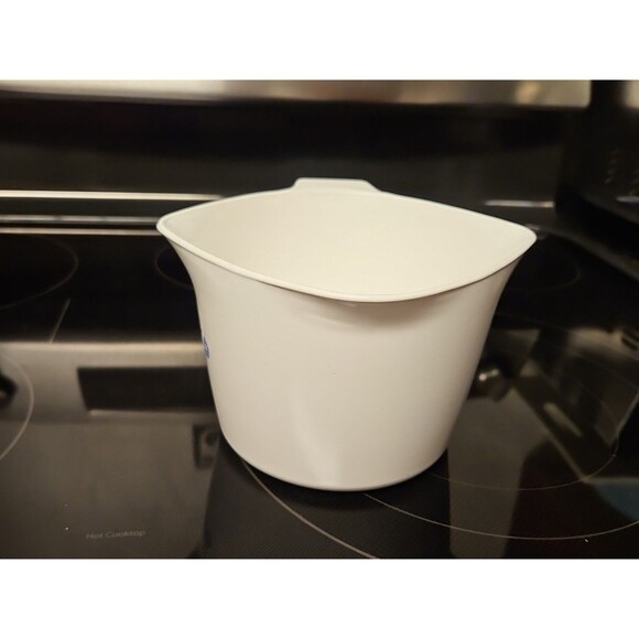 Vintage CorningWare Blue Cornflower 1 Qt / 4c Sauce Maker Measuring Cup - Picture 2 of 9
